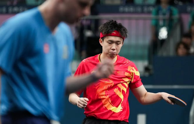 也毫不手软 也毫不手软